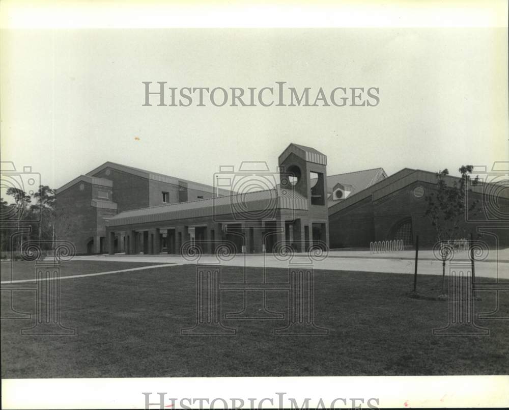 1988 Press Photo Exterior of Janet Elementary School - Historic Images