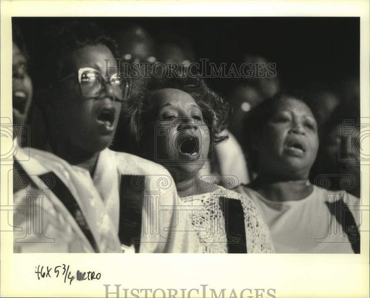 1989 Press Photo Janice Herod sings with the Goodstreet Church Choir at Center - Historic Images