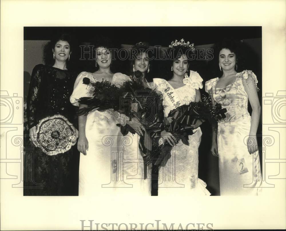 1989 Press Photo Maria Hotard and other winners in St. John Sugar Queen Pageant - Historic Images