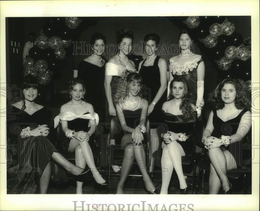 1994 Press Photo Celebrants and guests at a Sweet 16 Party - Historic Images