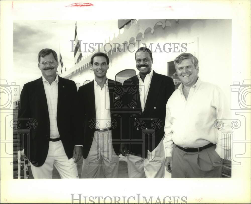 1992 Press Photo Principal guests attending The Back To The Beach Party - Historic Images