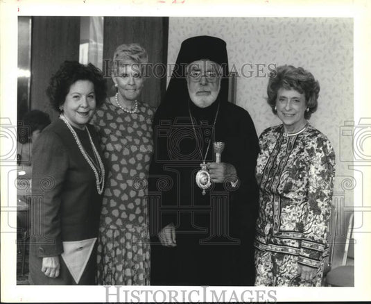 1992 Press Photo Archbishop Iakovos and members of the Greek Orthodox Ladies - Historic Images