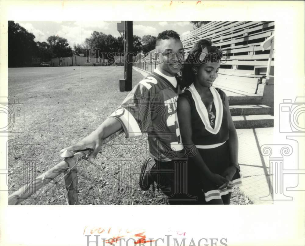 1990 Press Photo Independence Football player Anthony Plumber and Rosalyn August - Historic Images