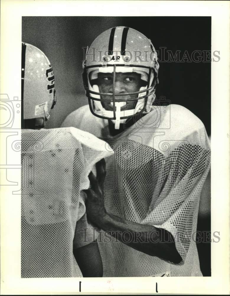 1989 Press Photo Football - Jabbar Juluke of St Augustine High football team - Historic Images