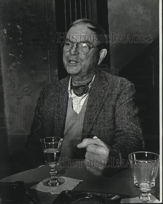 1976 Press Photo Chuck Jones - nob41909 - Historic Images