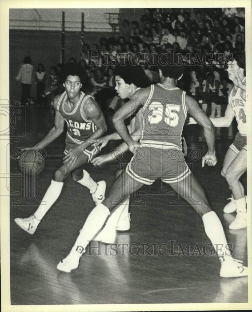 1980 Press Photo Basketball - Johnny Jones during game - nob41915 - Historic Images