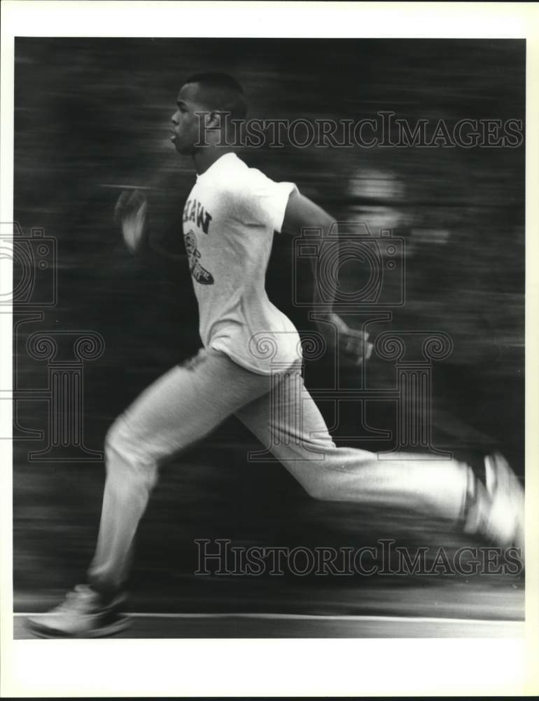 1993 Press Photo Carlos Jones of Shaw sprinting - Historic Images