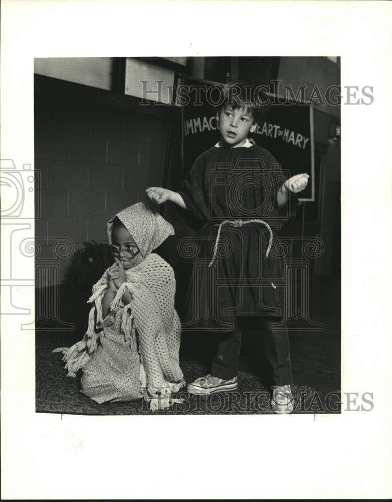 1988 Press Photo Immaculate Heart School students during St. Joseph play - Historic Images