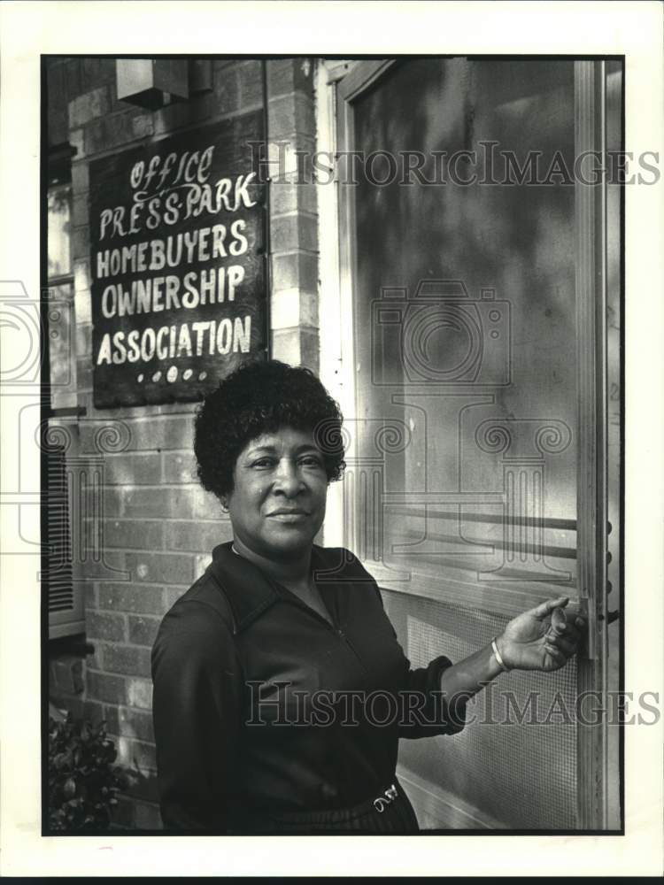 1986 Press Photo Mrs. Shirley Jefferson, Director of Press Park Homeowners Asso. - Historic Images