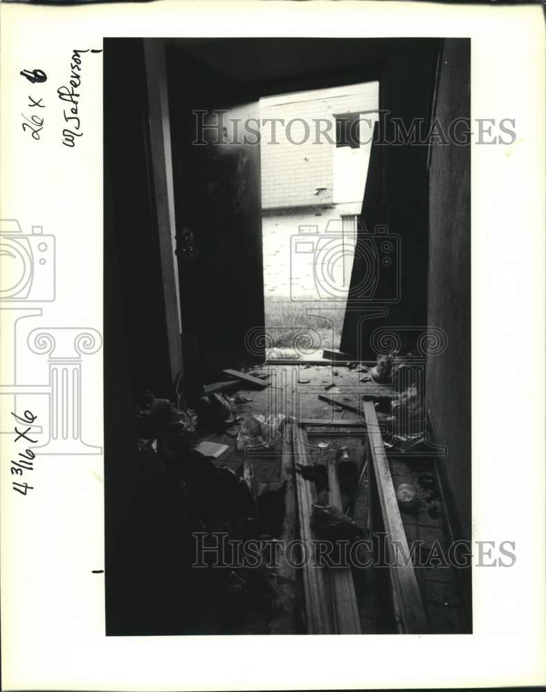 1991 Press Photo William Jefferson&#39;s apartment ransacked, stripped &amp; boarded up - Historic Images