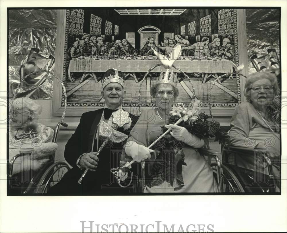 1987 Press Photo Albert Jung, Mary Mendoza-St Margaret&#39;s Daughters Home Carnival - Historic Images