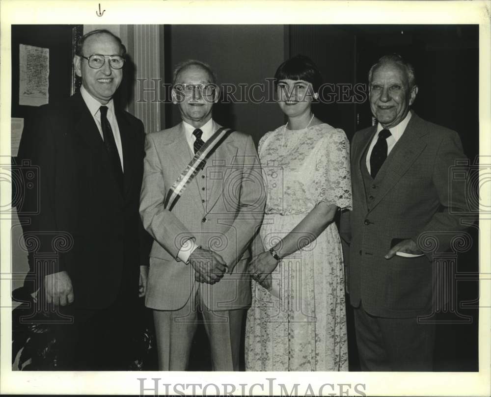 1989 Press Photo Rodney Jung and others at Irish Cultural Society reception - Historic Images