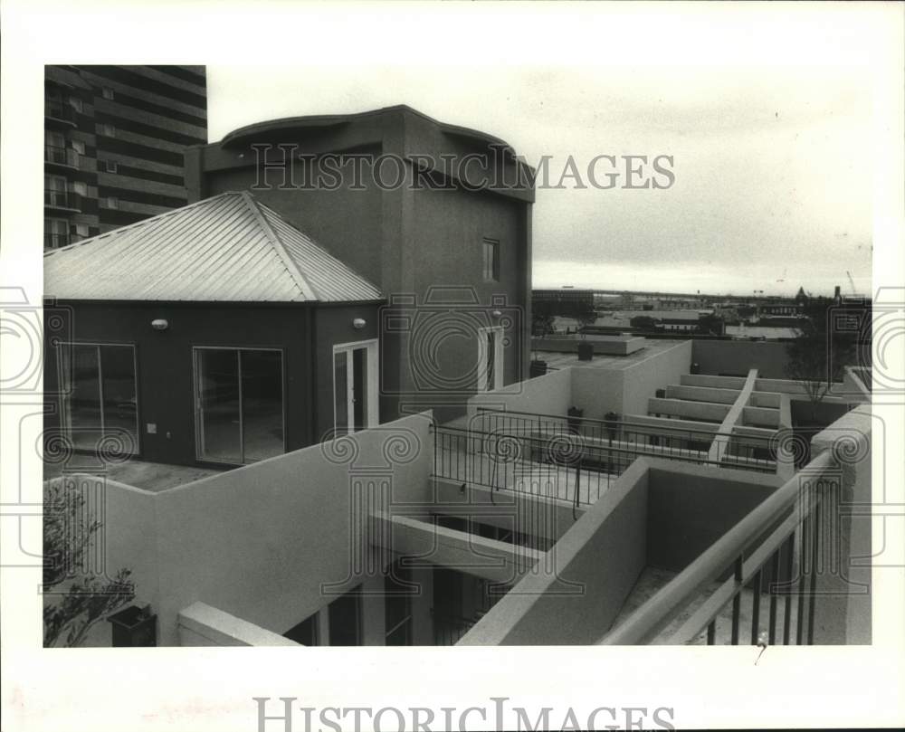 1986 Press Photo View from the roof of Julia Place in the Warehouse District - Historic Images