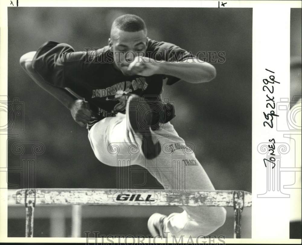 1994 Press Photo Track-Harry Jones, St. Aug hurdler - Historic Images