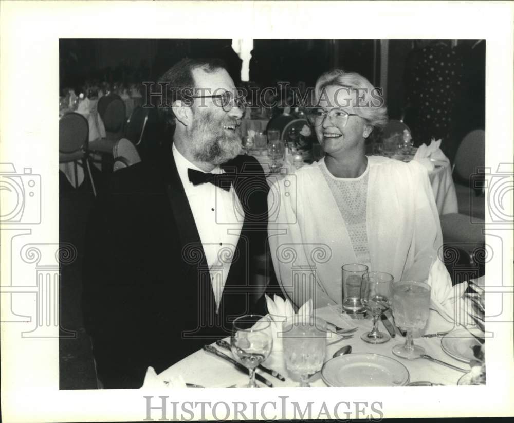 1991 Press Photo Jewish Hospital - James and Sonja Jones - Historic Images