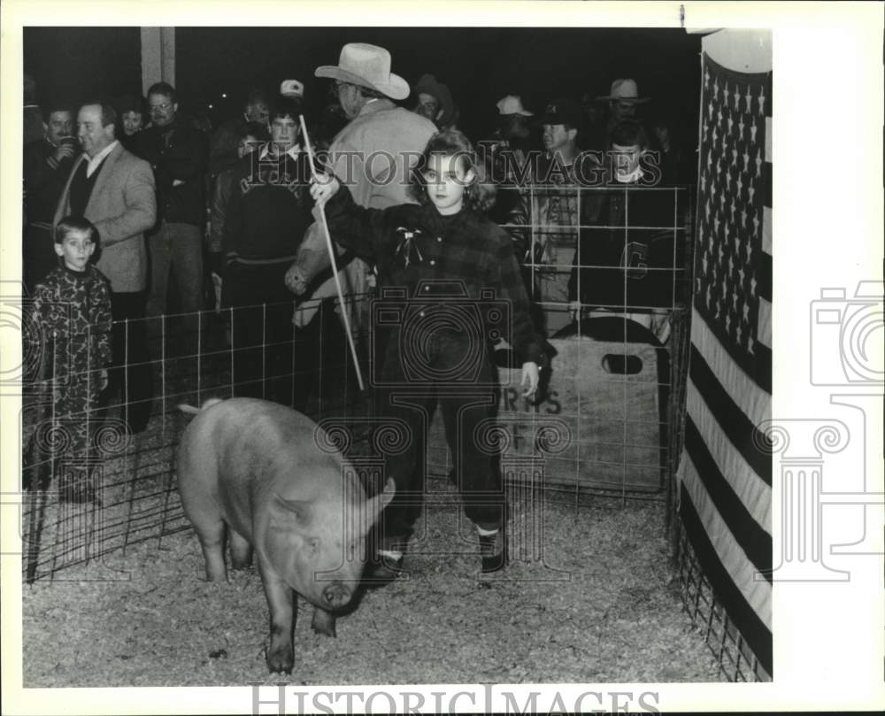 1991 Press Photo Junior Livestock Show - Jara Laird during 4-H livestock auction - Historic Images