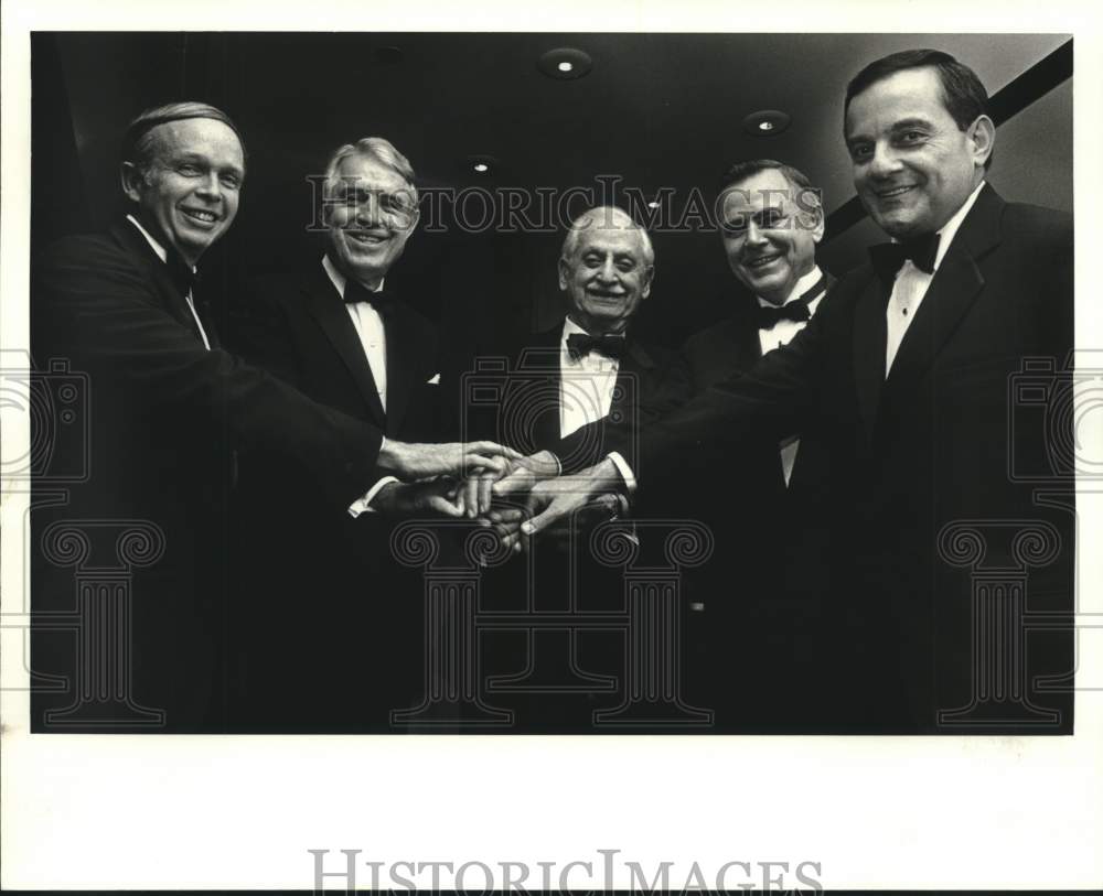 1986 Press Photo These 5 men inducted into the Junior Achievement Hall of Fame. - Historic Images