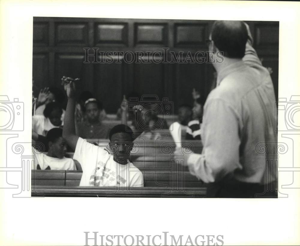 1995 Press Photo Student Semaj Bramlett, 15, in Junior Judges Program Class - Historic Images