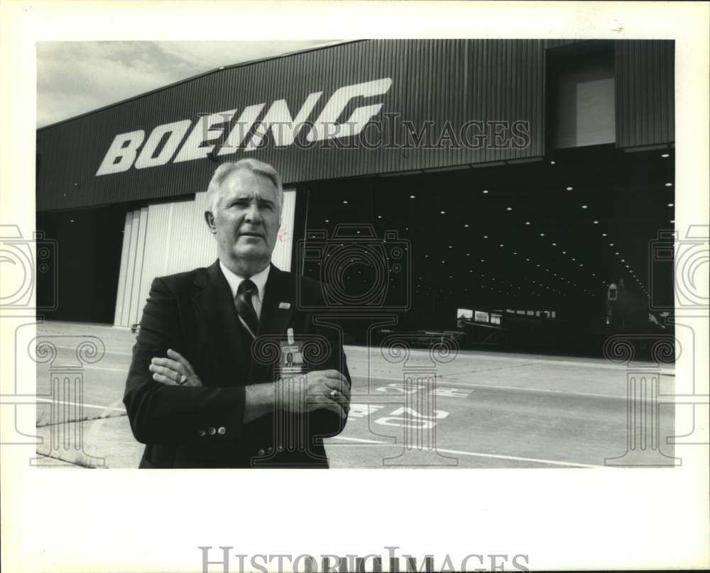 1988 Press Photo Max Jones, Chennault Airpark Executive Director. - Historic Images