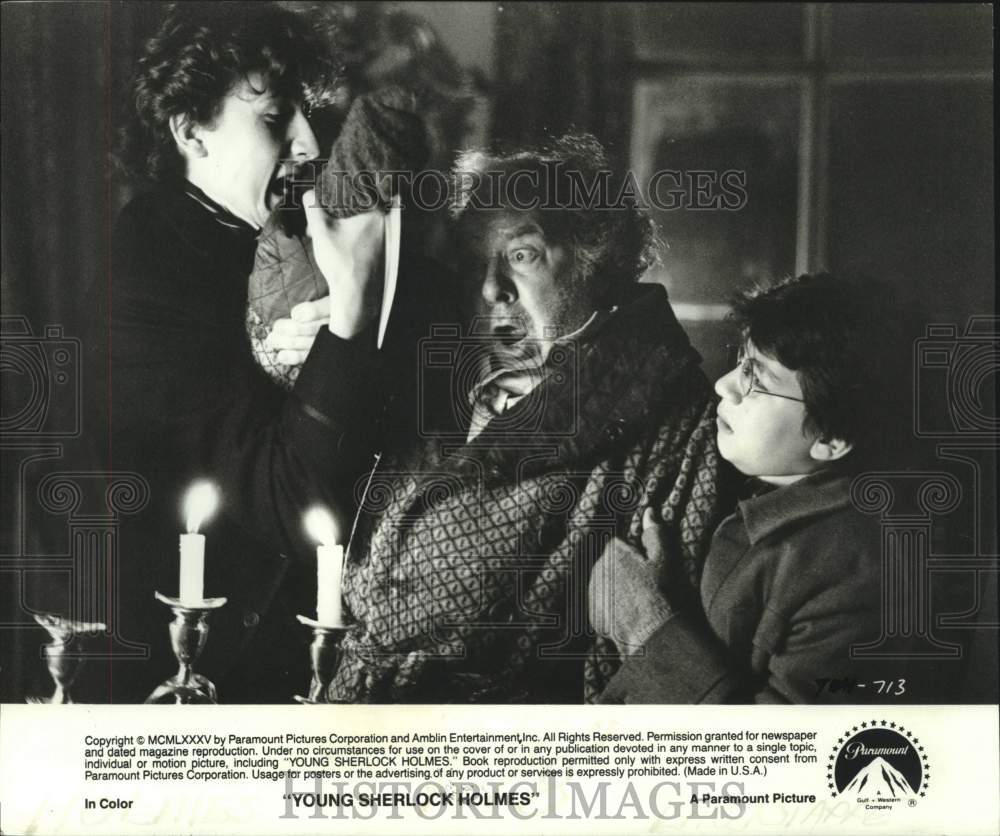 1985 Press Photo Nicholas Rowe, Alan Cox, Freddie Jones in Young Sherlock Holmes - Historic Images