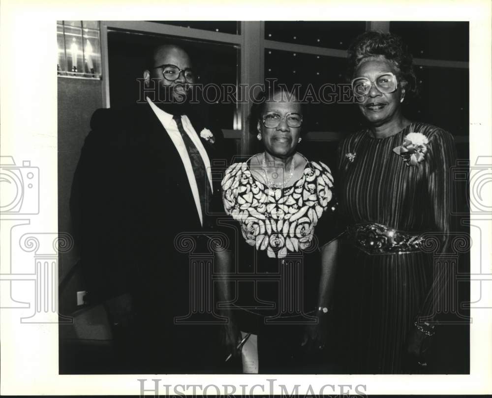 1991 Press Photo Reverend E. Darnell Jones, Audrey Robertson in formal wear - Historic Images