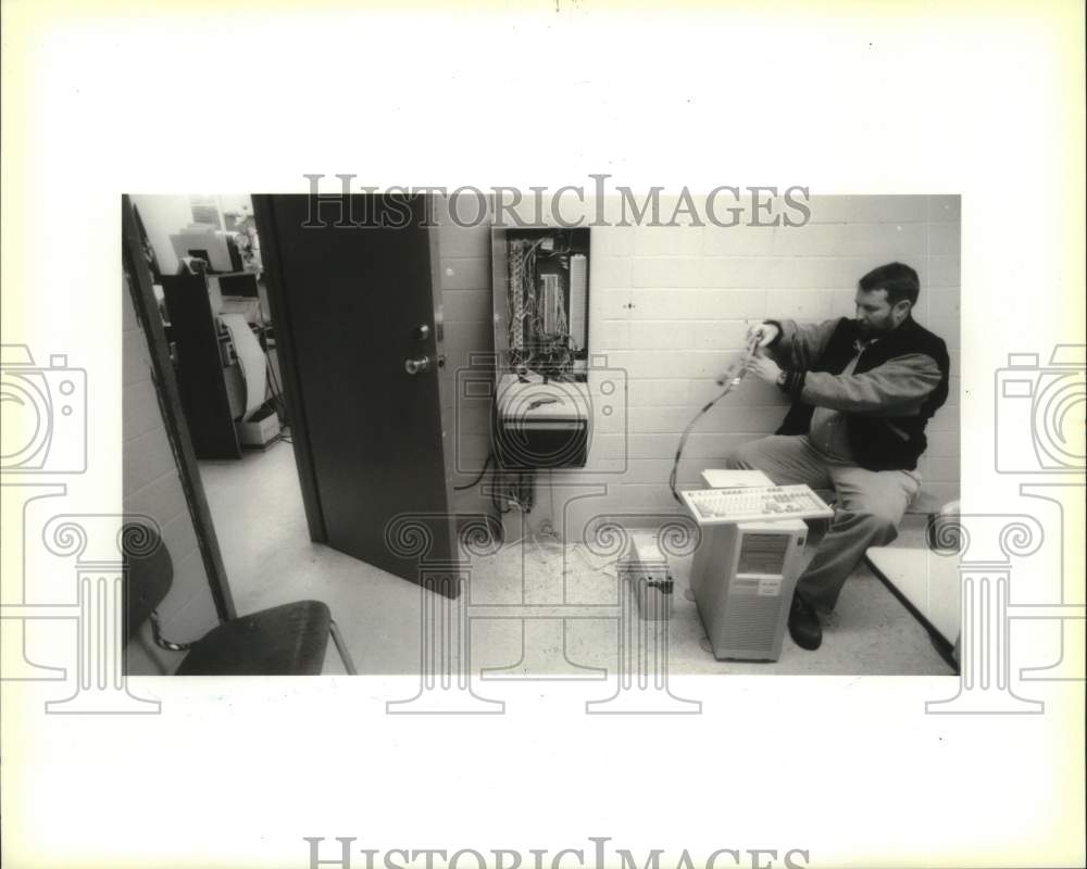 1995 Press Photo Homer Branch, Information Services for Jefferson Parish Schools - Historic Images