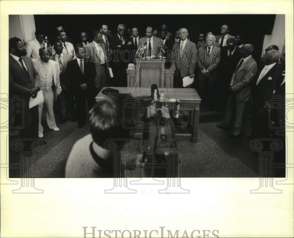 1989 Press Photo Senator William Jefferson campaign against Tax Revision Plan - Historic Images