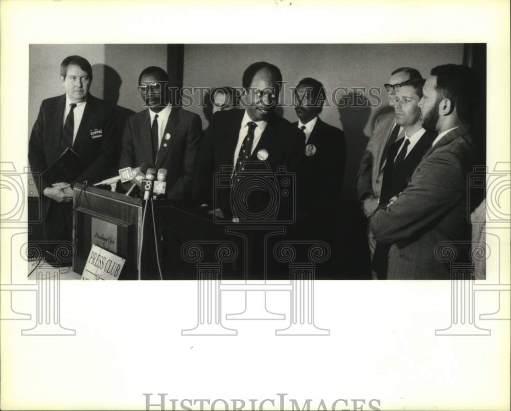 1990 Press Photo Senator William Jefferson at the 2nd Congressional Race Debate - Historic Images