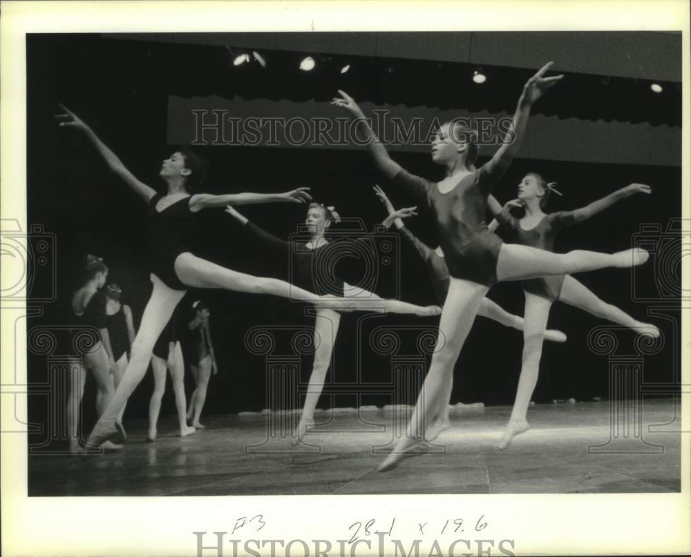 1990 Press Photo Young Dancers Audition for the Jefferson Ballet&#39;s Nutcracker - Historic Images