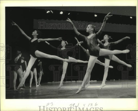 1990 Press Photo Young Dancers Audition for the Jefferson Ballet's Nutcracker - Historic Images
