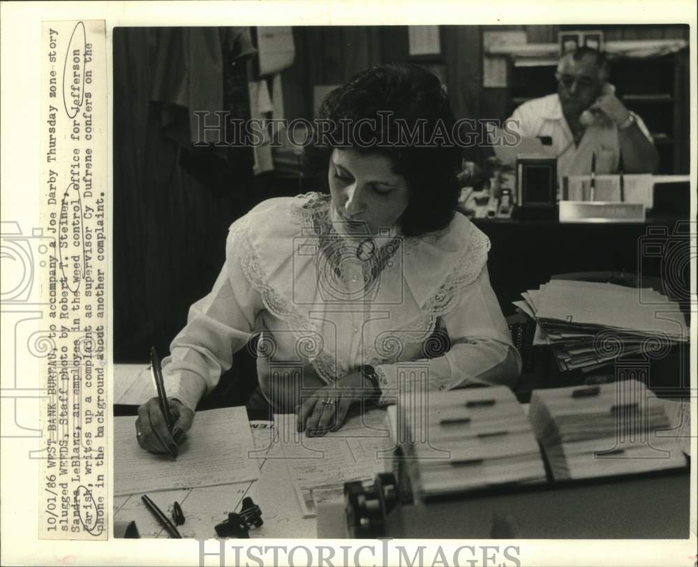 1986 Press Photo Sandra LeBlanc, employee, Weed Control Office- Jefferson Parish - Historic Images