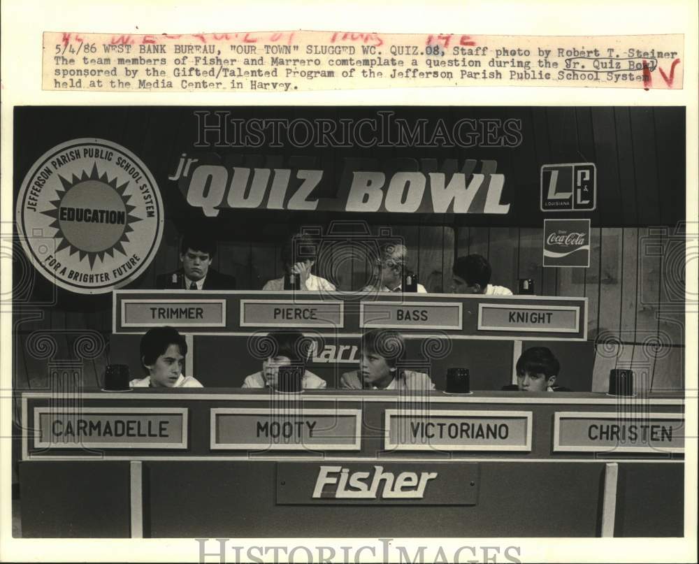 1986 Press Photo Jr. Quiz Bowl contestants at the Media Center in Harvey - Historic Images