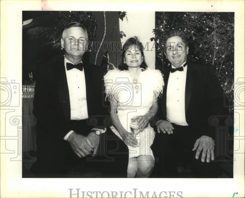 1991 Press Photo J.E. Jumonville, Suzanne Fernandez, Gaspar Locicero-Holy Cross - Historic Images