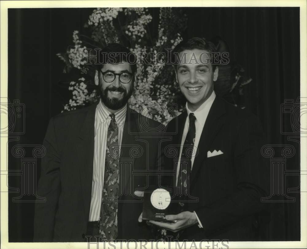 1993 Press Photo John Landis and Student Academy Award winner Graham Justice - Historic Images