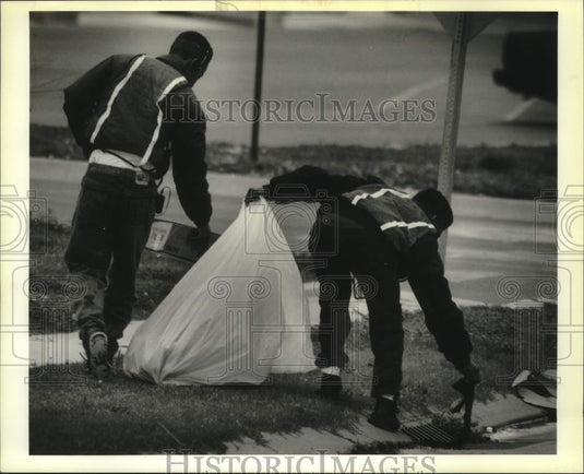 1991 Press Photo Juveniles form JP Prison doing restitution work in Gretna - Historic Images
