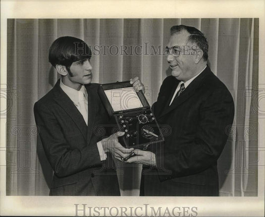 1971 Press Photo Chicago-Mike Junot & C.V. Roseberry-50th National 4-H Congress-Historic Images