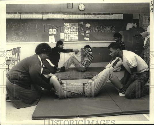 1982 Press Photo Roosevelt Jefferson & Lawrence Baptiste train, Special Olympics- Historic Images