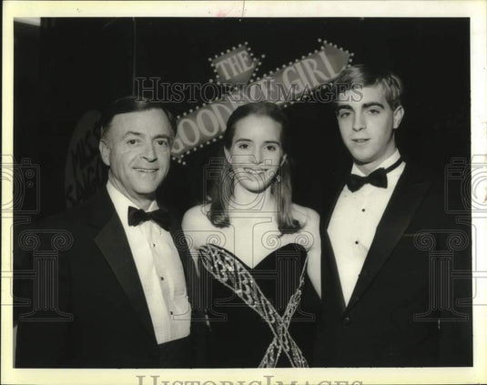 1993 Press Photo Dr. Burr, Courtney & Carter Ilgenfritz at a Debutante Party - Historic Images