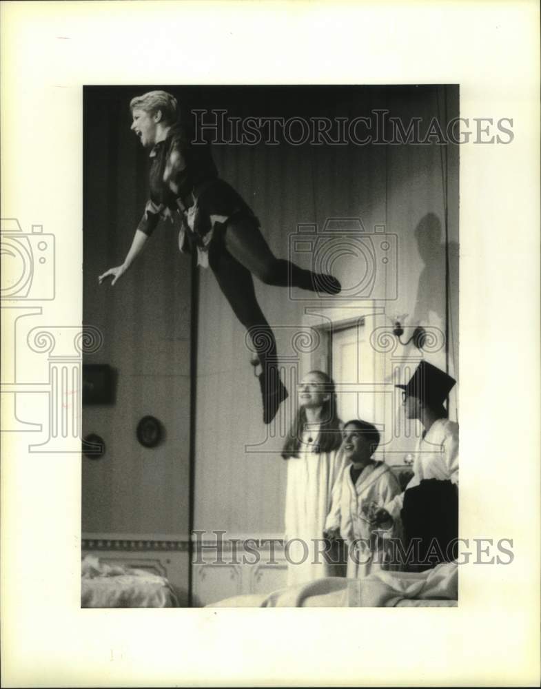 1994 Press Photo Jorinda Junius and cast of Peter Pan at Jefferson Arts Center - Historic Images