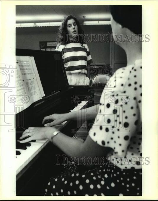 1990 Press Photo Michelle Colburn at tryouts by Jefferson Performing Society - Historic Images