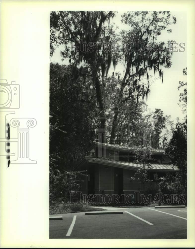 1989 Press Photo Restroom facilities at the Jean Lafitte National Park - Historic Images