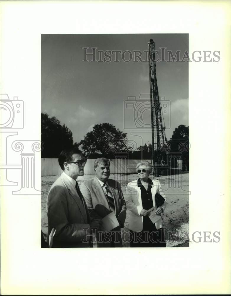 1994 Press Photo Groundbreaking ceremony of The Lakeshore Branch Library - Historic Images