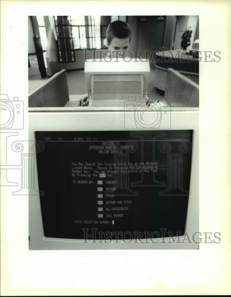 1990 Press Photo William Hopkins at West Bank Regional Jefferson Parish Library - Historic Images