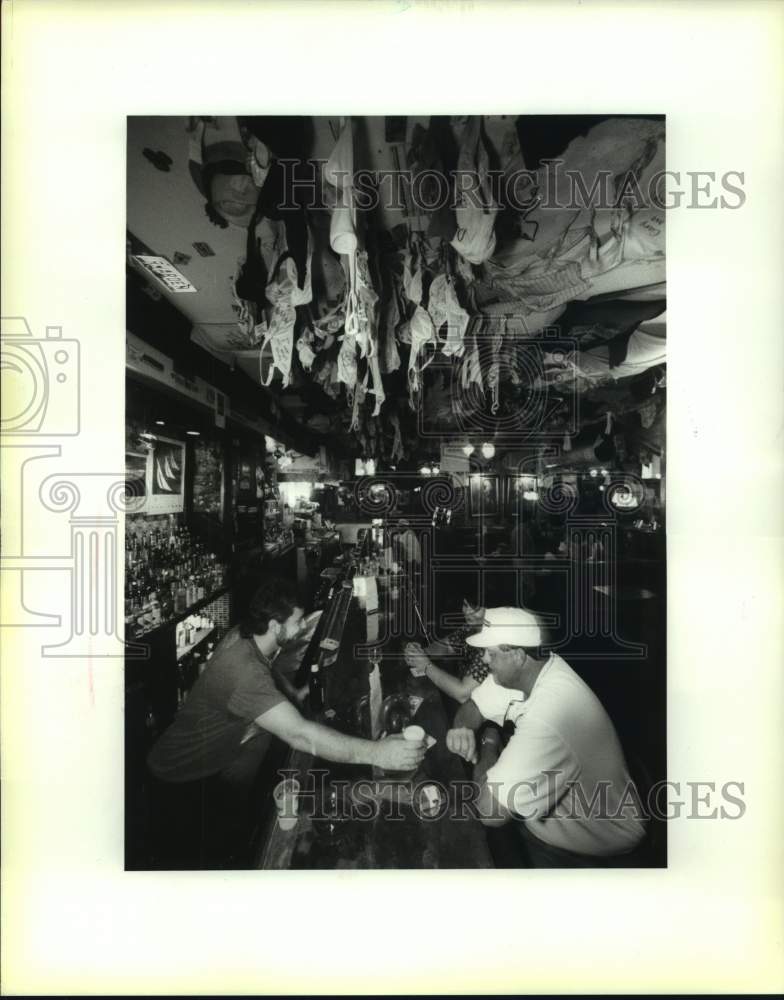 1994 Press Photo The Hogs Breath Saloon at 337 Chartres Street in French Quarter - Historic Images