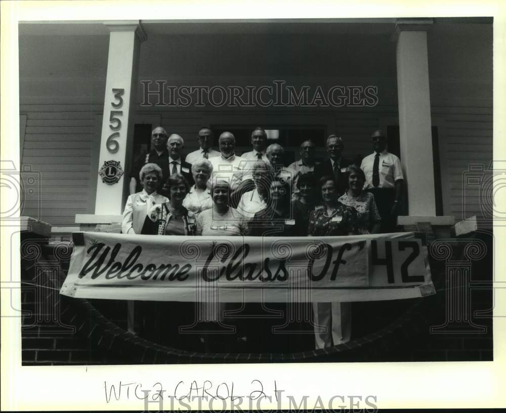 1992 Press Photo Reunion of Jefferson High School Class of &#39;42 - Historic Images