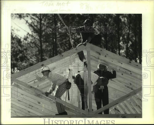 1988 Press Photo Construction of Jehovah's Witnesses Kingdom Hall in Lacombe - Historic Images