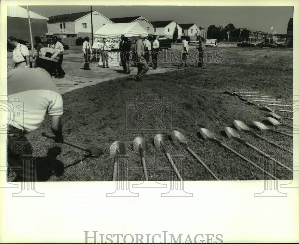 1995 Press Photo Ground-breaking ceremony-Jefferson Parish Youthbuild program - Historic Images