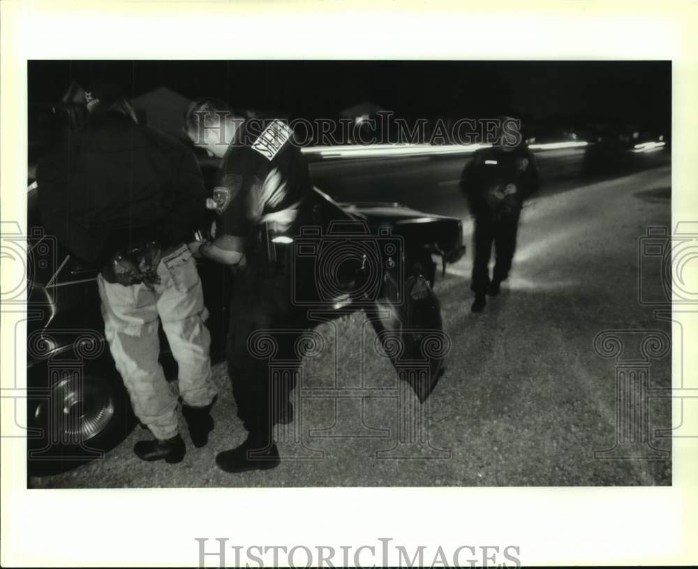 1992 Press Photo Jefferson Parish Sheriff&#39;s Office Street Crimes unit- Arrest - Historic Images