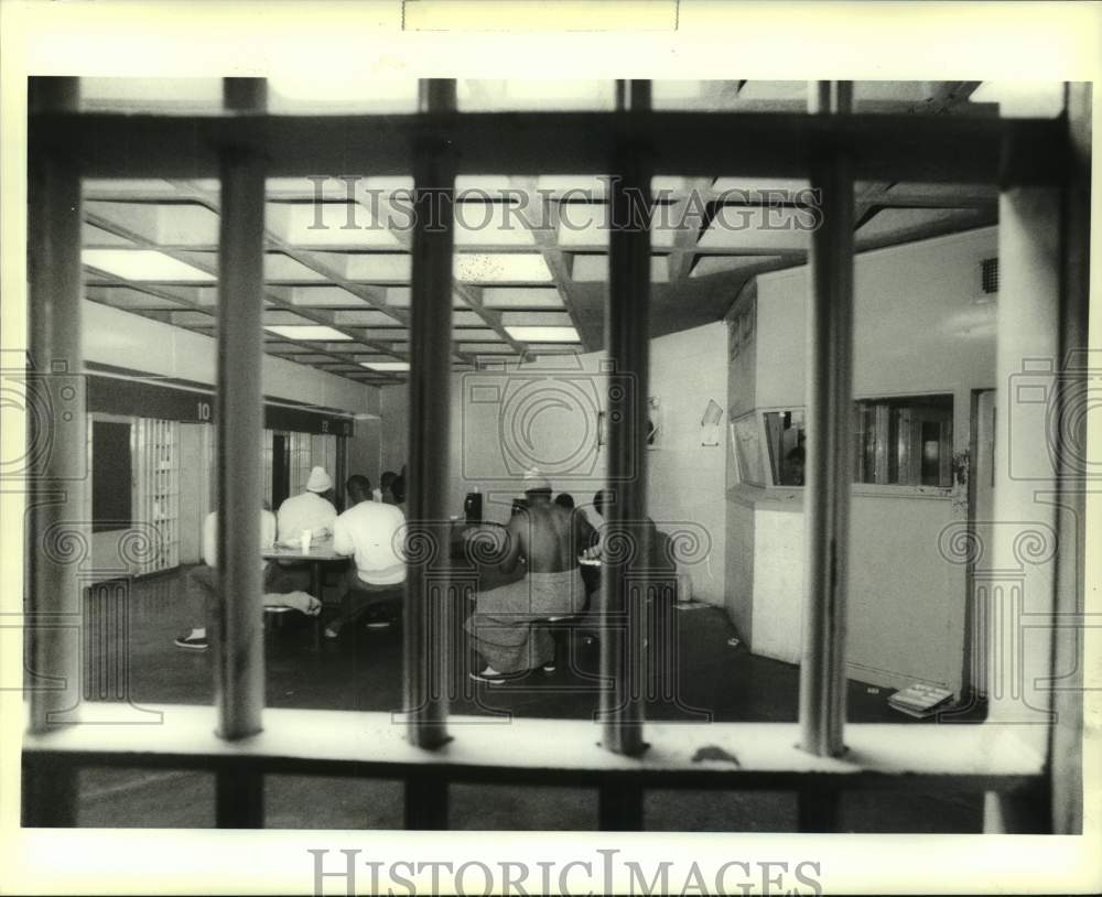 1990 Press Photo Inmates at the Jefferson Parish Correctional Center i