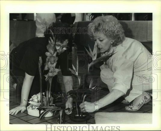 1990 Press Photo Margie Breaux & Marcia Capparotta- Jefferson Parish Garden Club - Historic Images